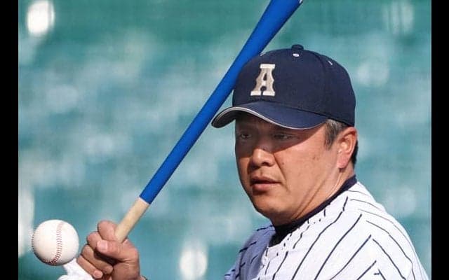 死球受けた主将は「行きます」と　阿南光監督の涙　センバツ