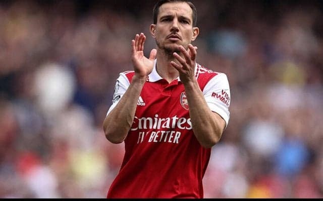 アーセナルで序列低下のセドリック、今夏フリーでの退団が決定か