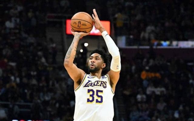 レイカーズのクリスチャン・ウッドが左ヒザ手術に成功…数週間を離脱する見込み