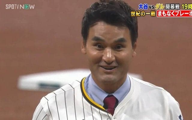 ファンなら絶対欲しいやつ！始球式で出現したドジャース＆パドレスの「ハーフユニフォーム」が注目の的に