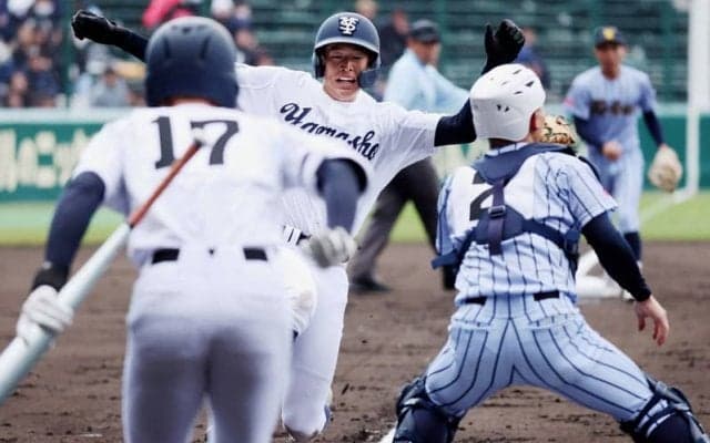 宇治山田商、頭部死球で交代　体調不良も、選手交代相次ぐ　センバツ