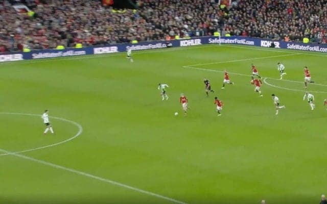 リバプールの鉄人・遠藤航を封じる作戦がついに発見された？ 衝撃の「中盤すっ飛ばし作戦」が炸裂された瞬間　デュエル王を封じたマンUの“ファイヤー・フォーメーション”