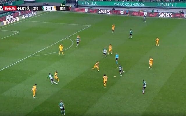 そこから何がみえる？ “鳥の眼”を持つ男・守田英正、超人的“空間認知能力”でドンピシャダイレクトパス炸裂！正確過ぎる逆足ループでゴールを生み出した決定的瞬間