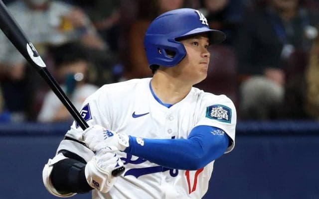 【MLB】「思わずベンチで苦笑い」大谷翔平、松井裕樹と“メジャー初対決”は本塁打……ならず　フェンスギリギリの大飛球に