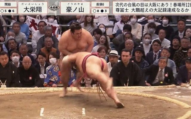 「大阪パワー！」「若い力が凄い」豪ノ山、“押し力士対決”で関脇を圧倒！ 優勝戦線に名乗り