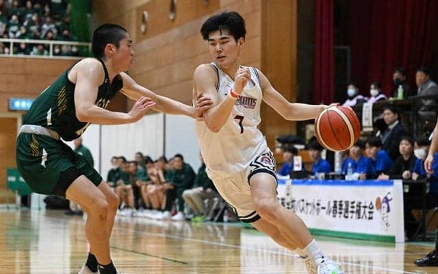 チームに勢いをもたらす福岡大学附属大濠の見竹怜…目指すは「30点を取れるプレーヤーに」