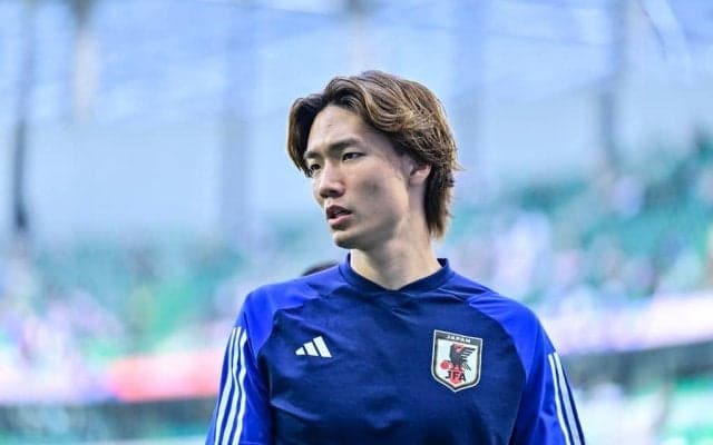 「ドイツの自宅では…」人気女子アナが日本代表DF板倉滉の「自宅内2ショット」公開！ 川崎時代から縁のある2人の「ユニフォームショット」など披露