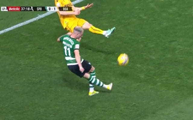 「めっちゃかっけえ！」「イケメンプレー！」“クリロナの後継者が夢のトリックプレー“ラボーナ”発動の瞬間！意表をついたレインボークロスにスタジアム大歓喜