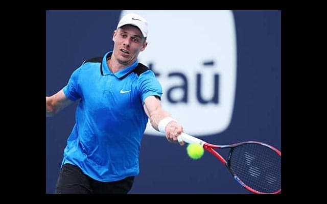 復活のシャポバロフ、チチパスに完勝