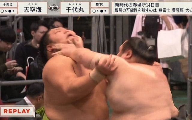 「えっぐ」「首取れる！」強烈なのど輪攻めに「すごかった…」相撲ファン戦々恐々