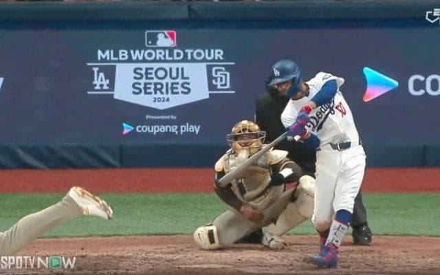 「大谷を霞ませるのスゴい」「どんな打ち方だよ！」エグすぎる“体のねじり”で美しすぎる高弾道アーチを炸裂した瞬間　大谷の前で打ちまくる“完璧超人”ベッツの驚愕パワー