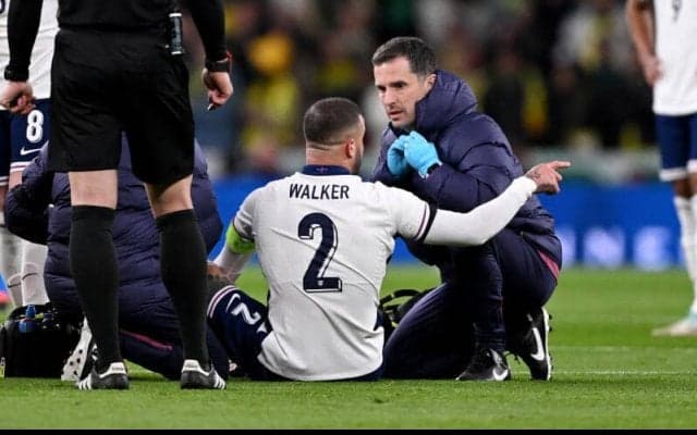 再開後にアーセナル戦のシティに心配事…ウォーカーが代表戦で負傷交代