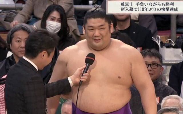 尊富士、優勝インタビューで館内の爆笑誘う 照れ笑いも…110年ぶり新入幕Vの歴史的な偉業も「記録も大事ですけど、皆さんの記憶に一つでも残りたくて、必死で頑張りました」【インタビュー全文】