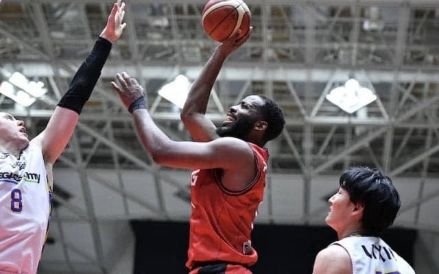 三遠がSR渋谷との激闘を制す…ヤンテ・メイテンが大車輪の活躍で2連勝を収める