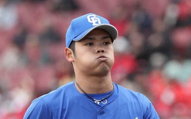 根尾昂の課題「コントロールの乱れ」はカーブで克服できる　今中慎二が「伝家の宝刀」を伝授した理由を明かす