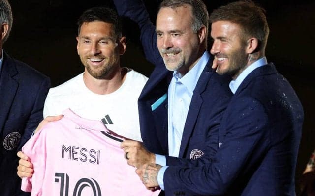 「日本で朝5時にベッドにいた」ベッカム氏はメッシ加入を日本で知った？ 獲得の経緯、その瞬間を語る「私はベッドで泣いた」