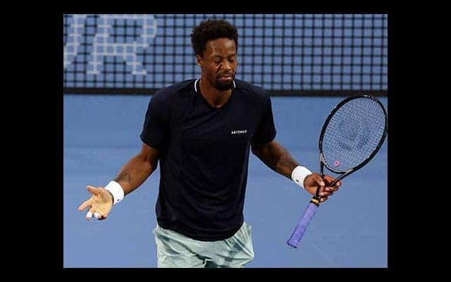  コートカバーに脱帽「クレイジーだ」 