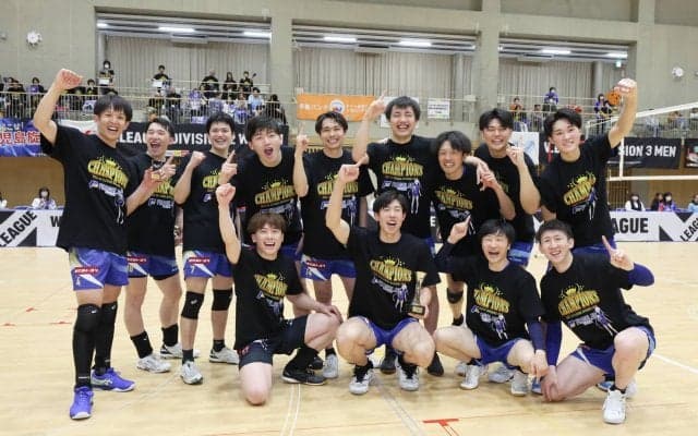 VリーグV3男子　Vリーグ初参戦のF鹿児島が優勝