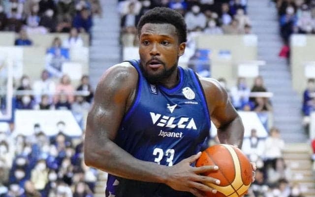 長崎がパーキンズとの契約解除を発表「断腸の思い」今後はコーチとして帯同へ