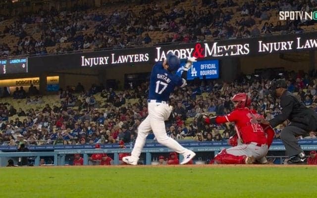 一振りだけで球場どよめき ドジャースファンの心を踊らす大谷翔平、120％の豪快スイング「バット振るたび歓声が」