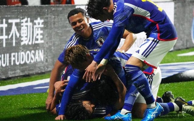 「チューしすぎw」圧巻ゴールのお祝いは熱烈なキス！ U-23日本代表MF田中聡のゴール後の祝い方が反響…本人は「ちょっとキツいですね(笑)」