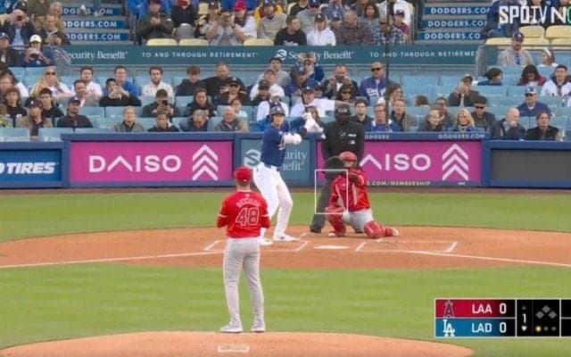 球場が揺れる！大谷翔平は大丈夫なのか…？ 賭博騒動で声明発表後から約3時間　注目の第1打席で見せた姿にファン騒然「泣けるな」「吹っ切れたな」