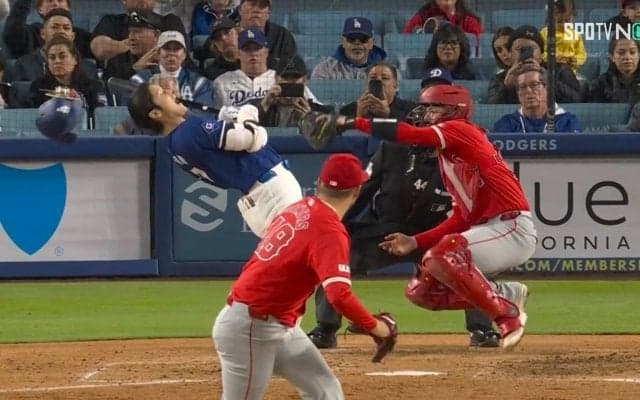 元同僚にコラッ！顔面すれすれの危険球に大谷翔平、思わず「ワオ！」あと少しで直撃の危機