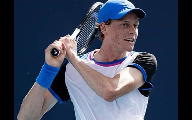  シナー 快勝で4年連続8強入り 