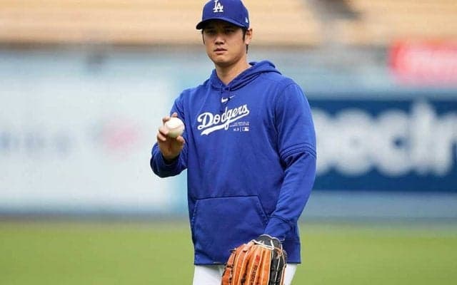 大谷翔平を見守る“新通訳”が「頼もしいな」　二刀流復活へ…欠かせない新たな相棒