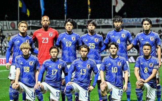 「2人とも全然変わんないなぁ〜」黄金世代“バン＆モト”がU-23代表戦を仲良し現地観戦からの祝杯を報告！「モトさんやぁ」「これは嬉しいツーショット」の声