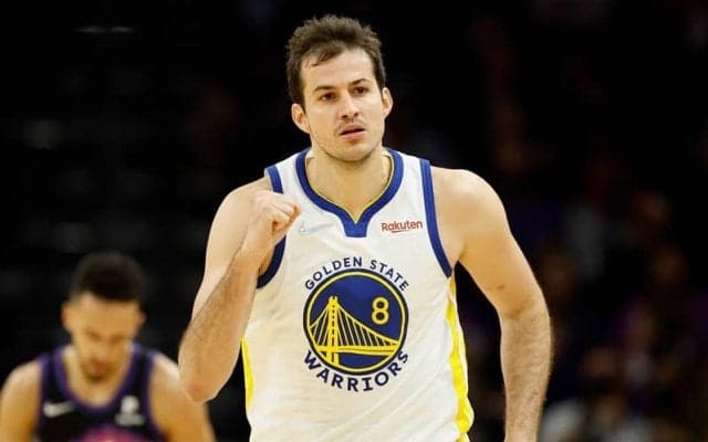 2022年にウォリアーズの優勝メンバーとなったネマニャ・ビエリツァが現役引退