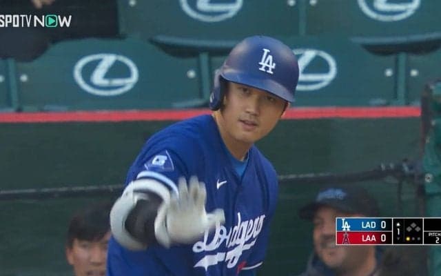 大谷翔平を定位置から見つめるトラウトの姿が…「優しい世界」「トラ兄」凱旋演出での胸が熱くなる一コマ