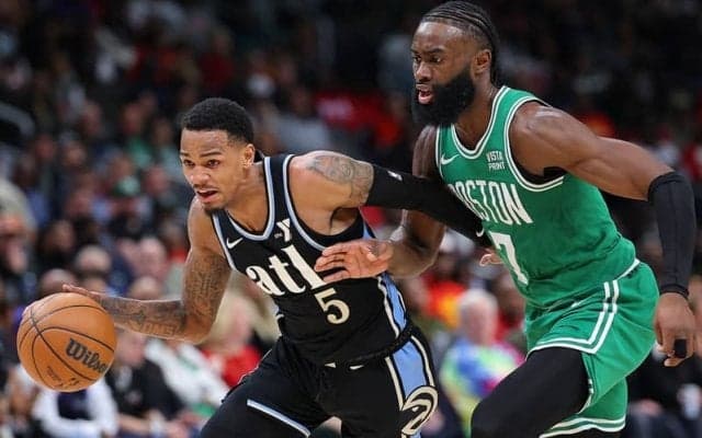 前半に背負った30点差を挽回…ホークスがセルティックス相手にホームで大逆転勝利