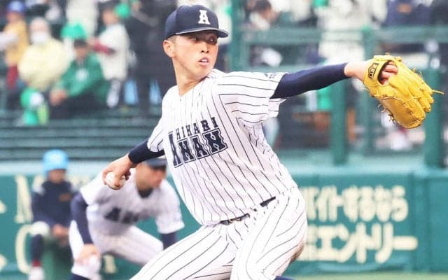 センバツ２試合で25奪三振 阿南光・吉岡暖の最大の武器は「世界の盗塁王」も絶賛したフィールディングだ