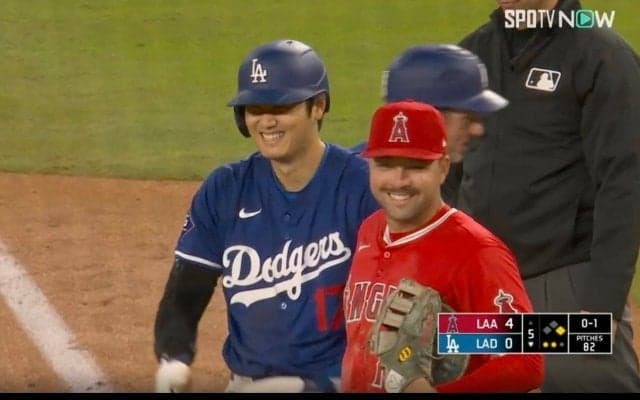 「ただの人格者」「聖人すぎるだろ」 大谷翔平があわや顔面死球後でも元チームメイトと爆笑する“ほっこりシーン”にファン騒然