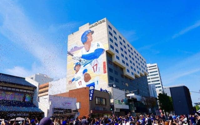 大谷翔平の巨大壁画がLAに誕生　芸人たむらけんじ「3冠王いってほしい」