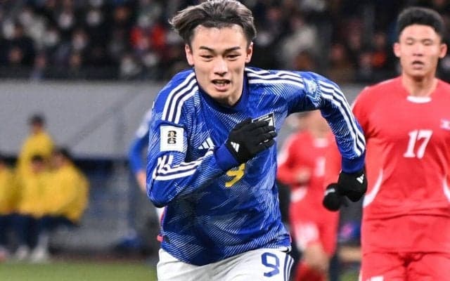「今回もニッコニコ」もはや恒例！1人だけ笑顔の日本代表集合写真がまたも話題に「待ってました！」「いつも笑顔が素敵」