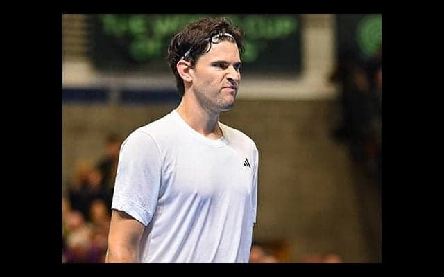  ティーム 手首の痛み再発を公表 