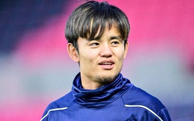 「建英がしれっと映ってる(笑)」川崎vsFC東京の多摩川コラシコ集合写真に、三浦颯太・山内日向汰・宮城天と並んで久保建英も！「タケがいちばん可愛いし位置取りもこの頃から完璧」