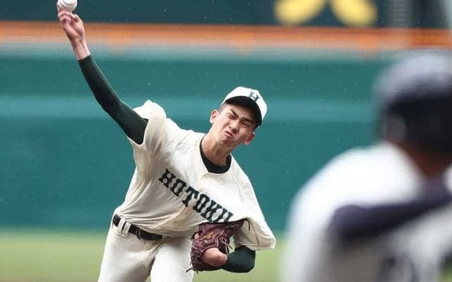 報徳学園が大阪桐蔭を撃破　選抜4強が出揃う…今朝丸が好投、名門対決制す