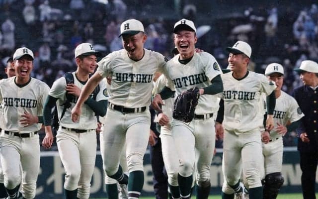 センバツ4強出そろう　報徳学園、中央学院、健大高崎、星稜