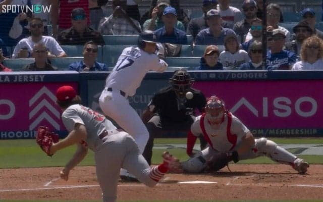 「これは巧い！」大谷翔平、元メジャー選手が驚愕の“技あり”バットコントロール 本拠地初安打で魅せた瞬間