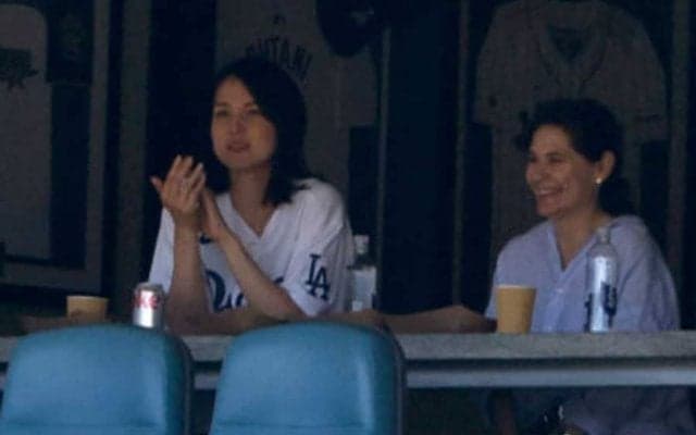 真美子夫人横に意外なアイテム「飾るなんて」　全体が大谷仕様…“最高級部屋”に注目