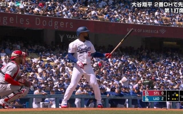 「やっちゃダメなのに…」大谷翔平、ホーム開幕の熱狂の陰でハプニング発生！ファンの振る舞いに実況苦言