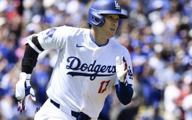 大谷翔平らMVPトリオが大暴れ！ 5安打4打点6得点の活躍に地元記者も感嘆「かなりアンフェアだ」「完璧なホーム開幕戦」