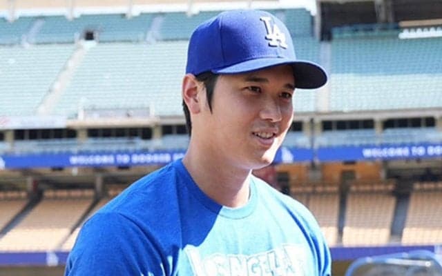 大谷翔平の「表情が優しい」　ド軍本拠地で再会…ハム時代の同僚が「会いに行ってる」
