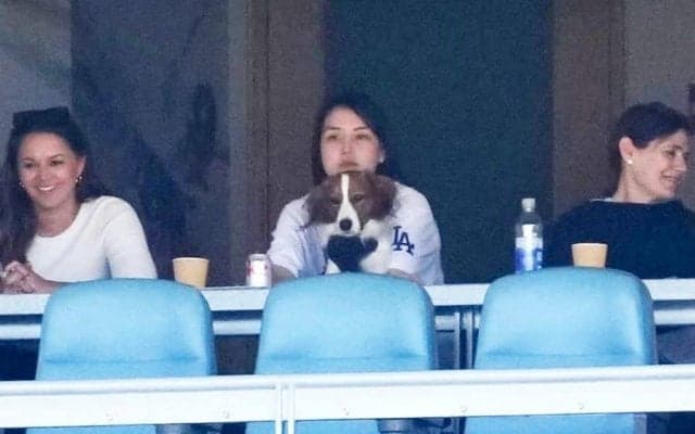 ついに公の場に…真美子夫人と“ご主人様”応援　VIP待遇のデコピン、米人気も急上昇？