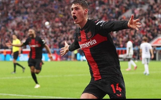 終盤に劇的2ゴール、レバークーゼンが逆転勝利で初優勝へまた一歩近づく【ブンデスリーガ】