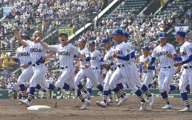 「試合中にめちゃくちゃ泣いた」　初V目指す健大高崎の一体感…涙を拭った打席