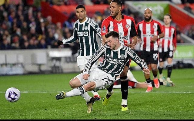 防戦一方のユナイテッドは敵地でドロー…後半ATにマウント加入後初ゴールも逃げ切れず【プレミアリーグ】